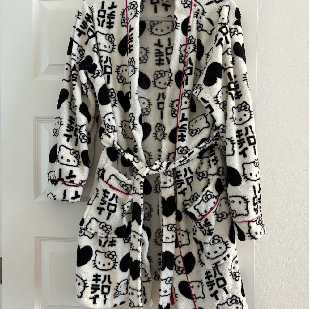 Hello Kitty Fleece Robe - Picture 1 of 5